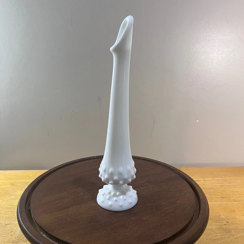 Vtg Fenton White Milk Glass Hobnail Bud Vase 10